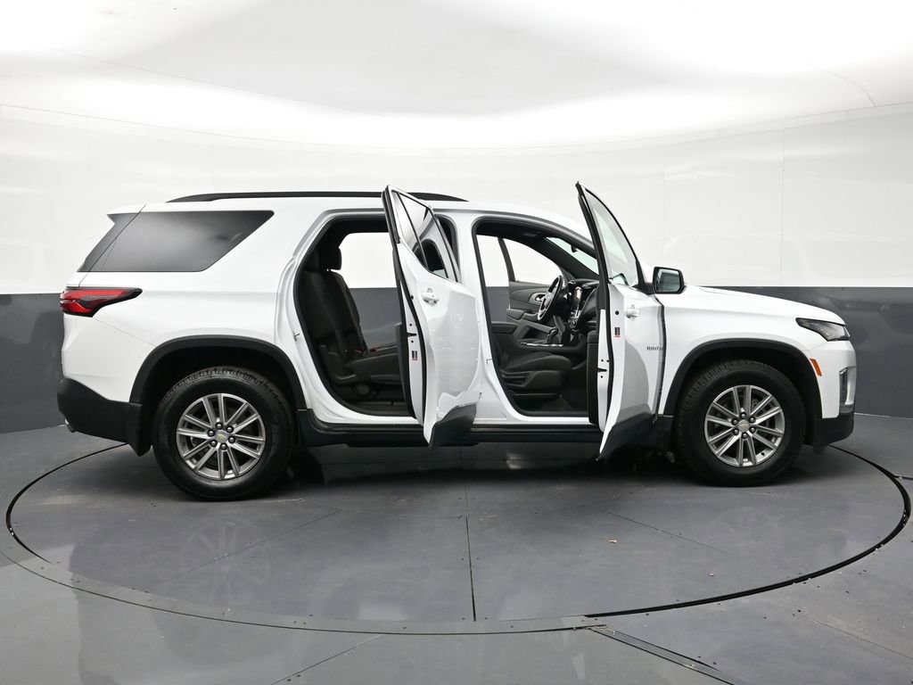 Used 2022 Chevrolet Traverse LT w/ LPO, Floor Liner Package image 34