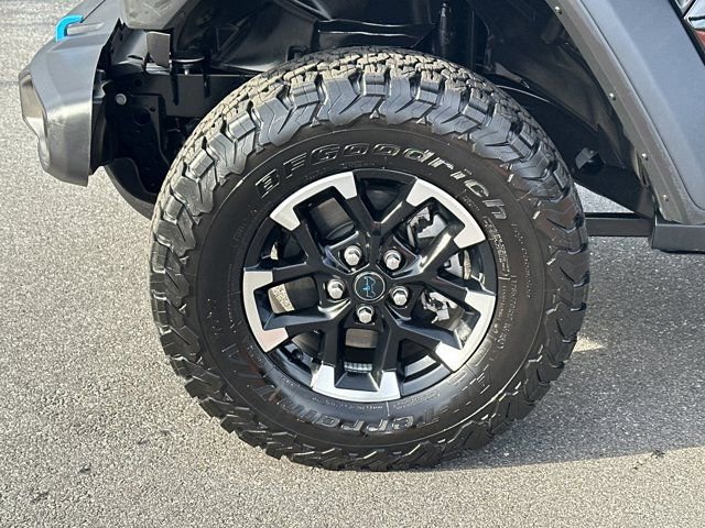 Certified 2025 Jeep Wrangler Unlimited Rubicon 4xe w/ Safety Group image 11