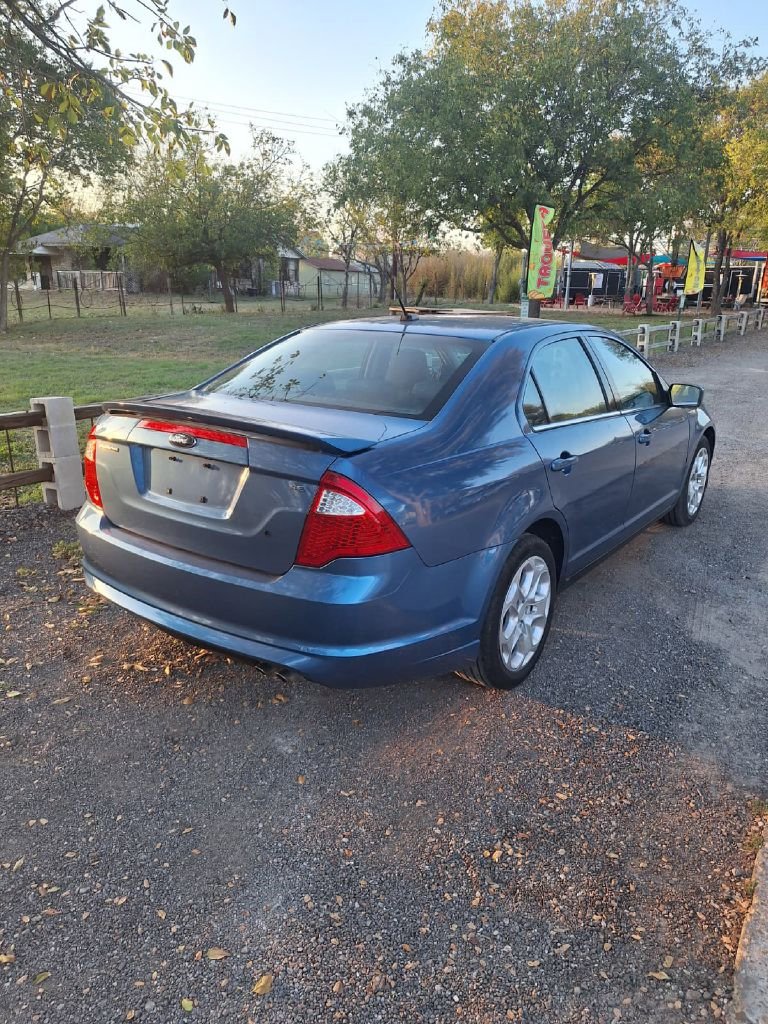 Used 2010 Ford Fusion SE image 3