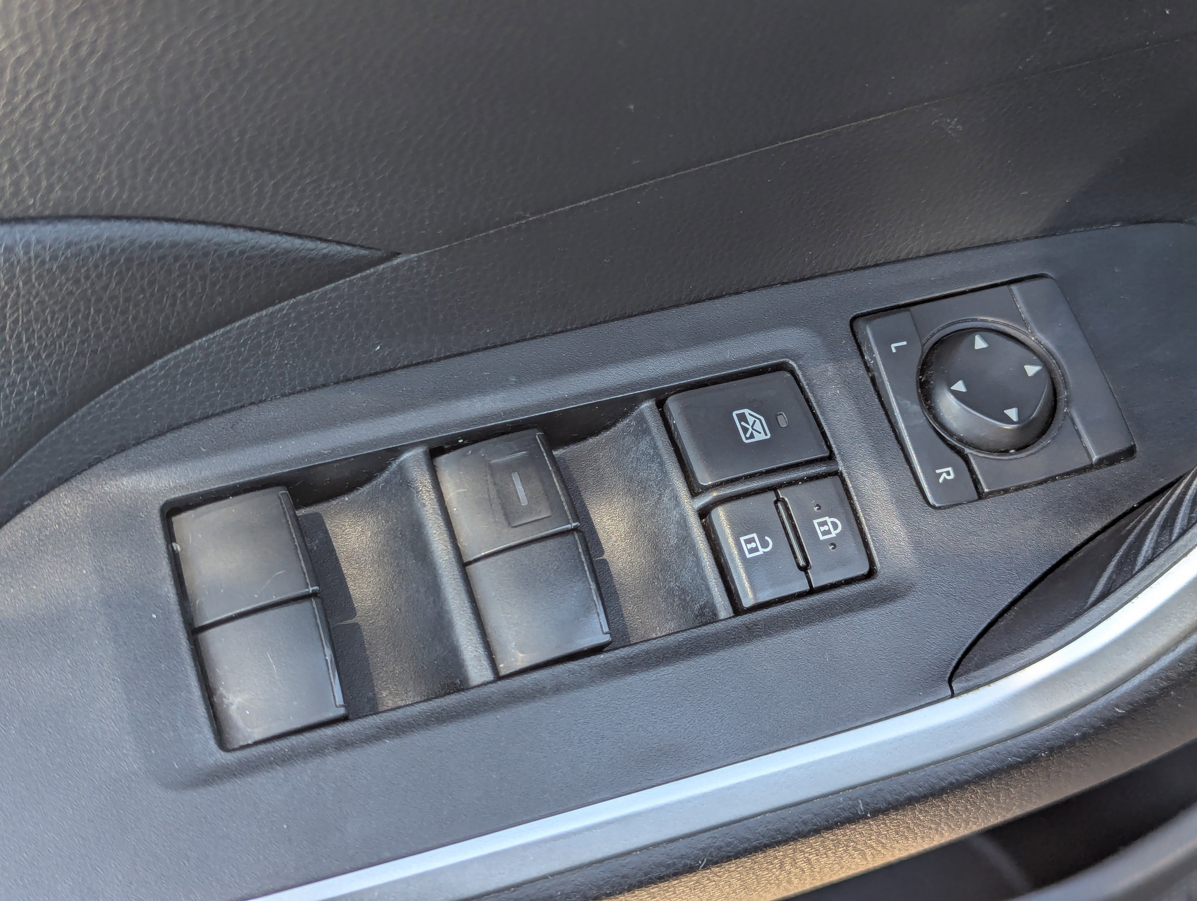 Used 2019 Toyota RAV4 XLE image 22