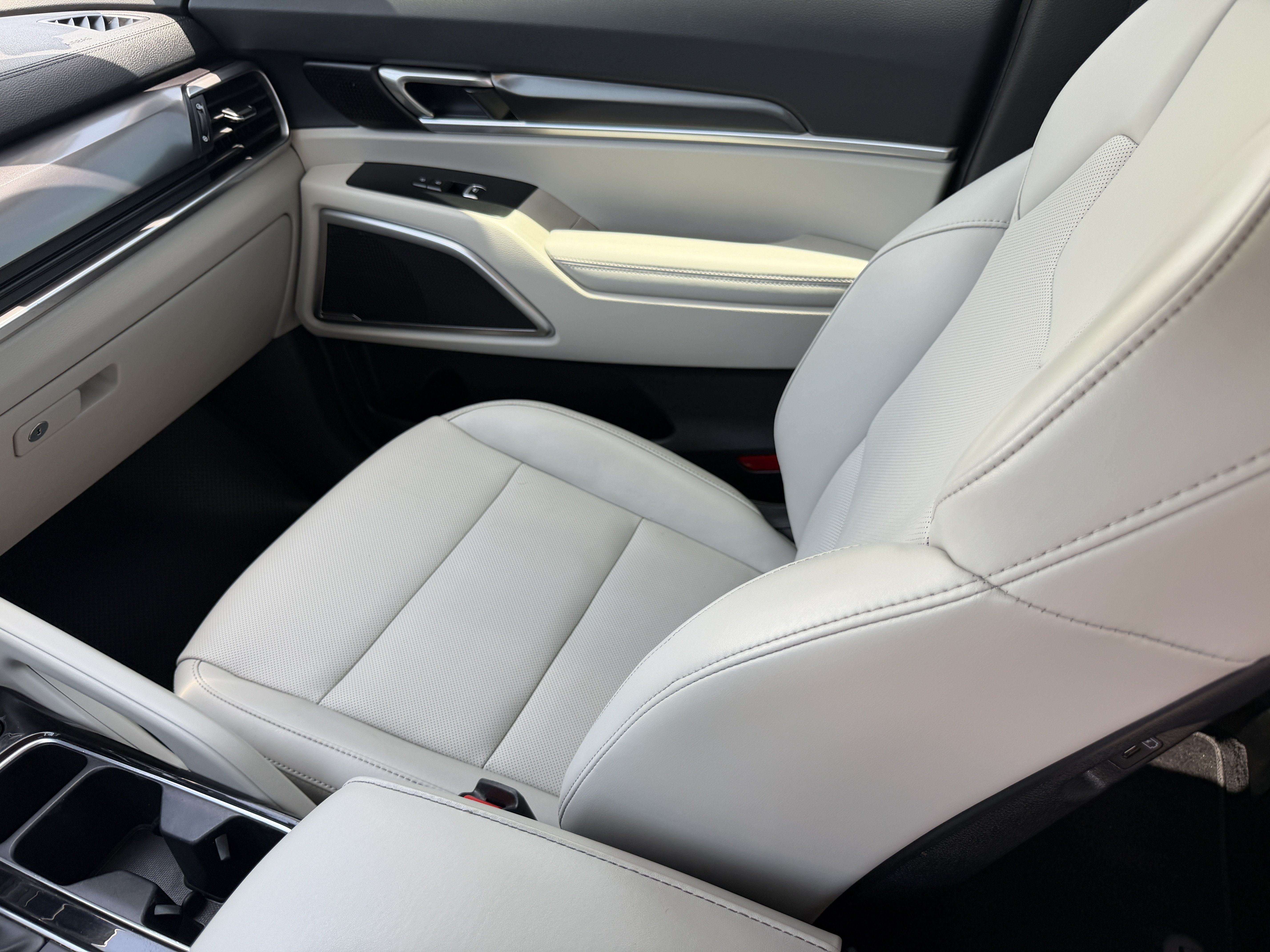 Certified 2024 Kia Telluride S FWD image 16