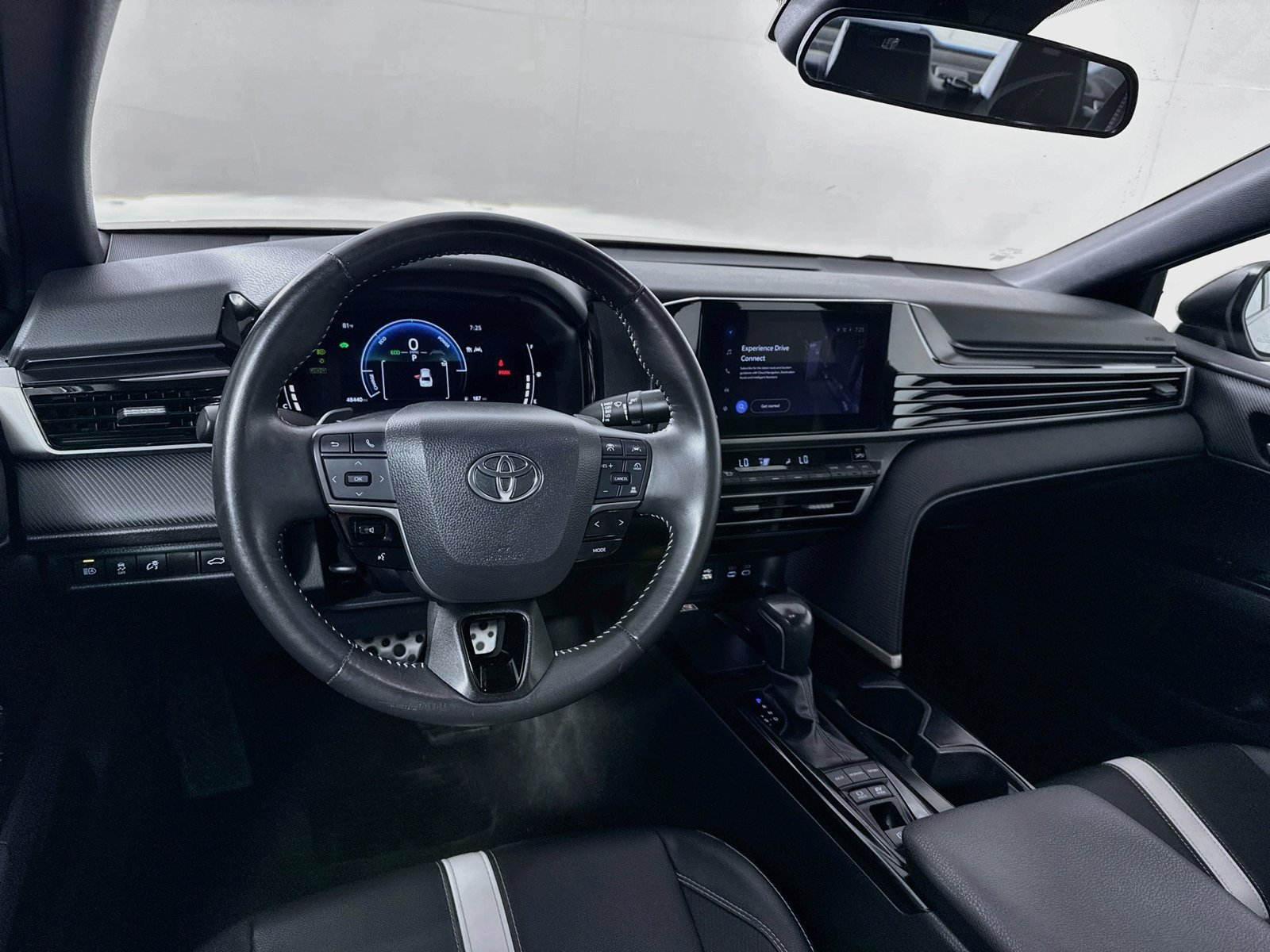 Used 2025 Toyota Camry SE FWD image 21