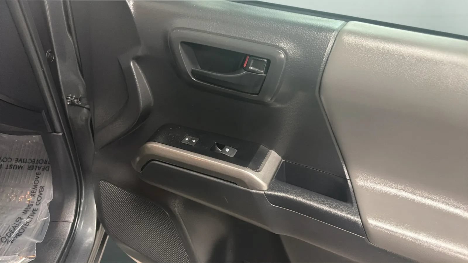 Used 2023 Toyota Tacoma SR5 RWD image 18