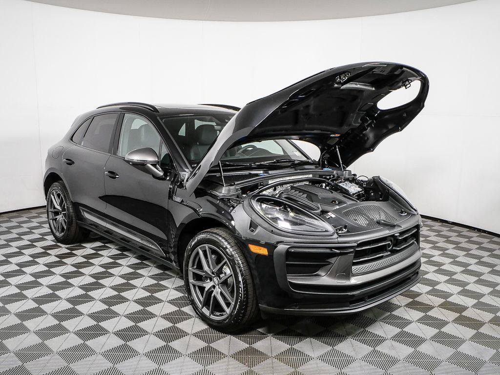 New 2026 Porsche Macan Turbo AWD/4WD image 37