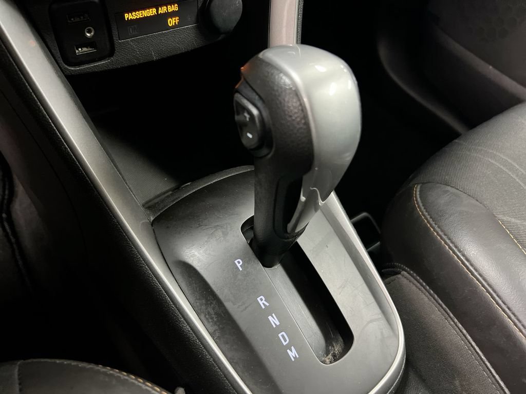 Used 2018 Chevrolet Trax LT w/ LT Convenience Package FWD image 17