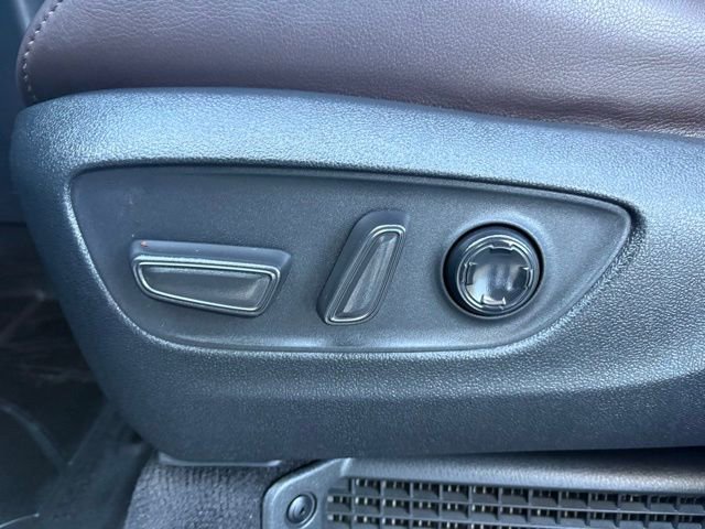Used 2021 Toyota Sienna Platinum image 25