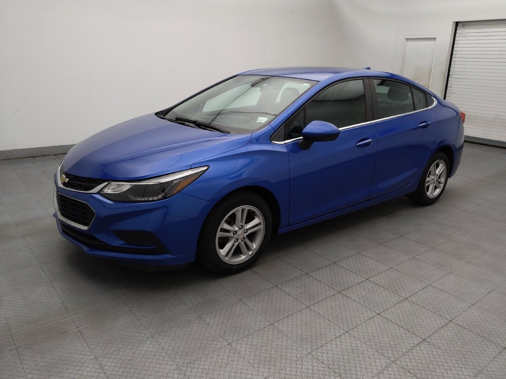 Used 2017 Chevrolet Cruze LT w/ Convenience Package FWD image 2