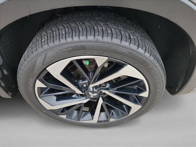 Used 2024 Mitsubishi Outlander SEL image 11