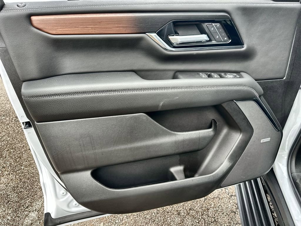 New 2026 GMC Yukon Denali w/ Sun & Power Step Package image 21