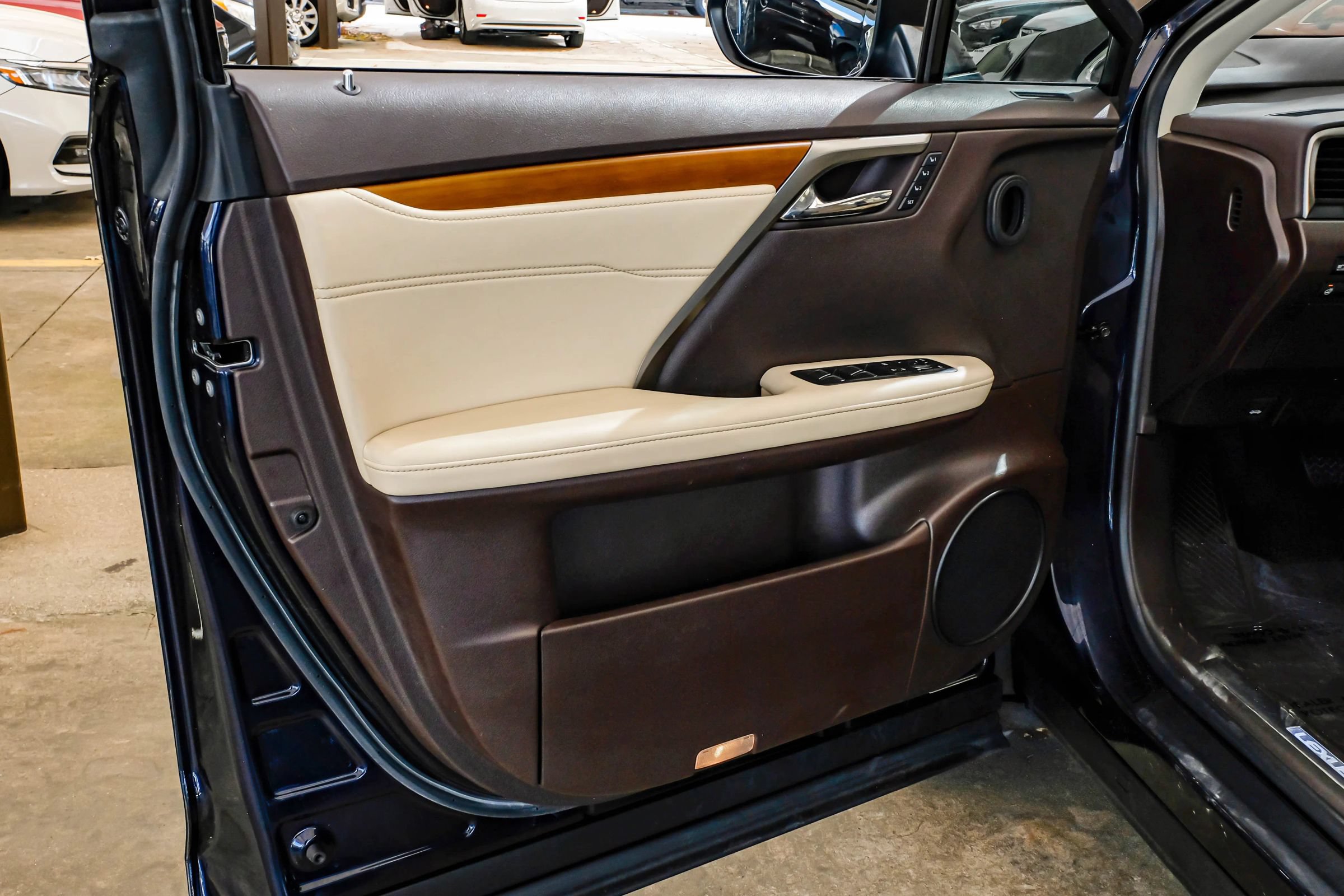 Used 2018 Lexus RX 350 FWD w/ Premium Package image 53