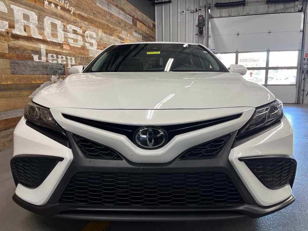 Used 2023 Toyota Camry SE w/ Audio Upgrade Package FWD image 6