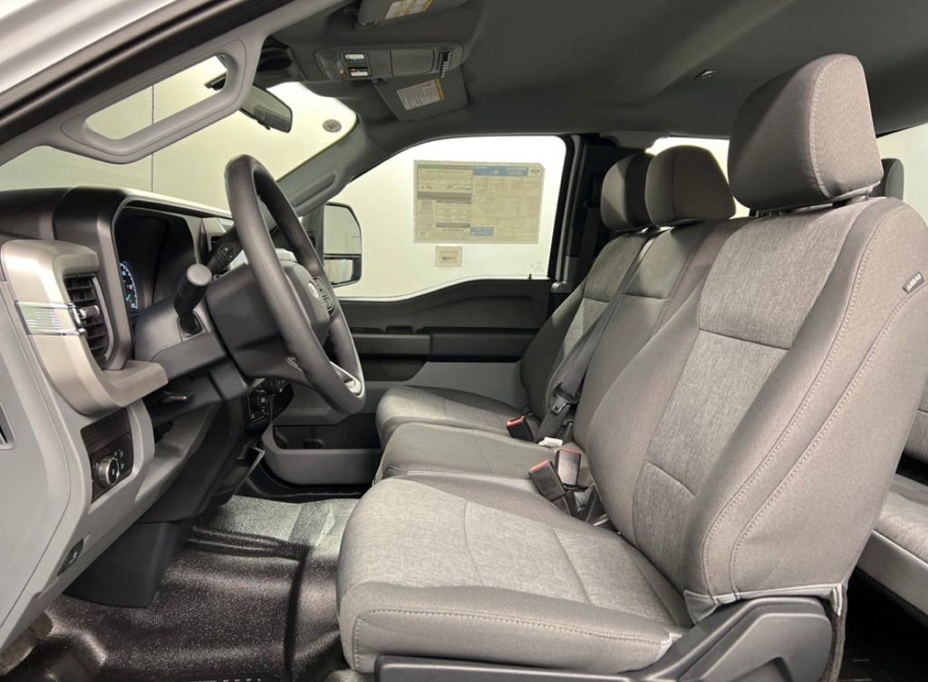 New 2026 Ford F250 XL w/ XL Chrome Package image 25