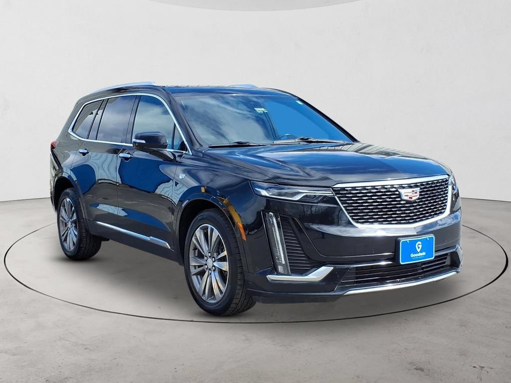 Certified 2022 Cadillac XT6 Premium Luxury AWD/4WD image 3
