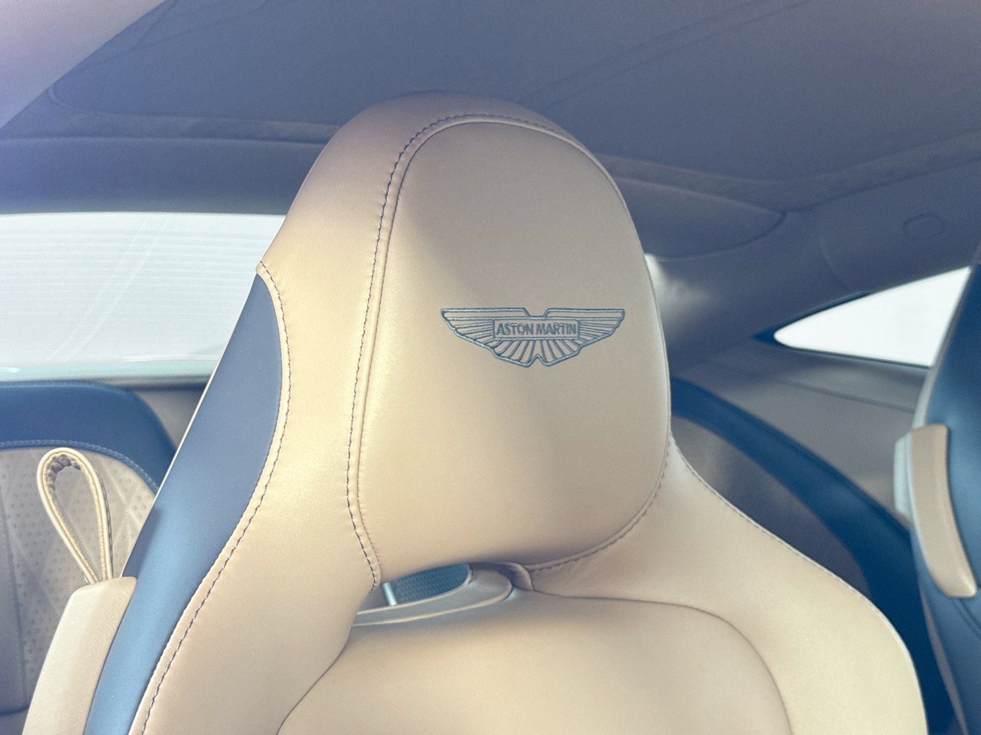 Used 2024 Aston Martin DB12 Coupe RWD image 25