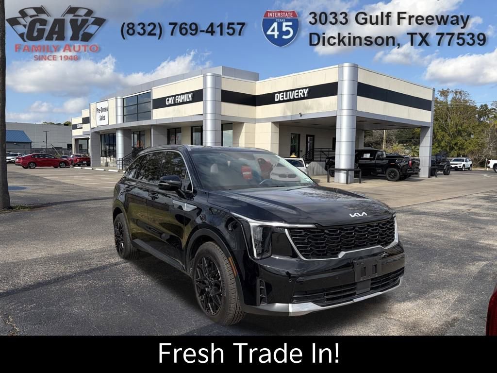 Certified 2025 Kia Sorento S w/ Panoramic Sunroof Package