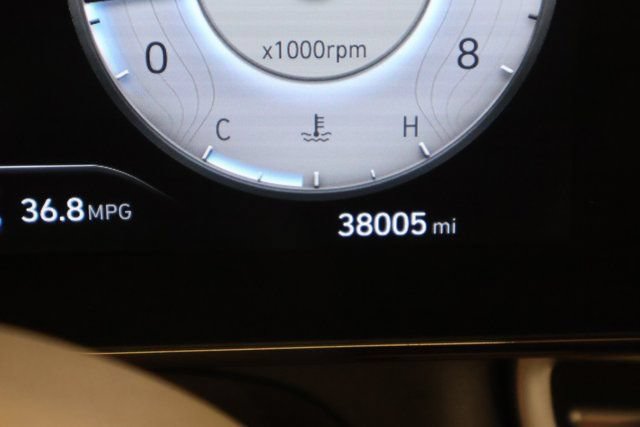 Used 2025 Hyundai Elantra SEL FWD image 14
