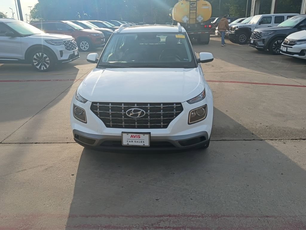 Used 2025 Hyundai Venue SEL FWD image 5