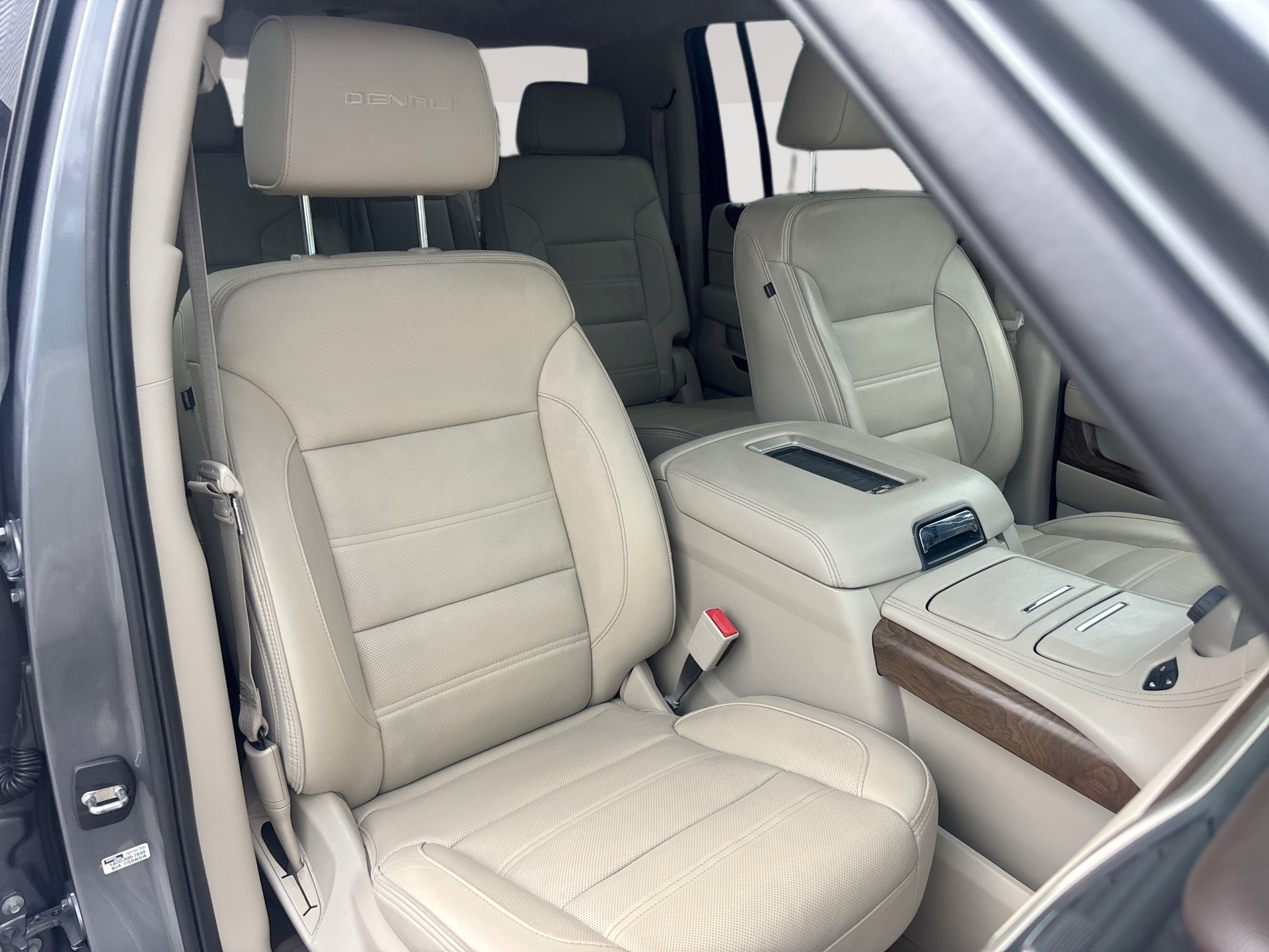 Used 2019 GMC Yukon XL Denali w/ Open Road Package RWD image 28
