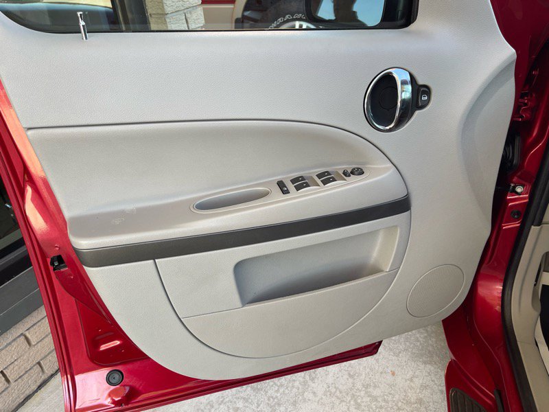 Used 2011 Chevrolet HHR LS image 26