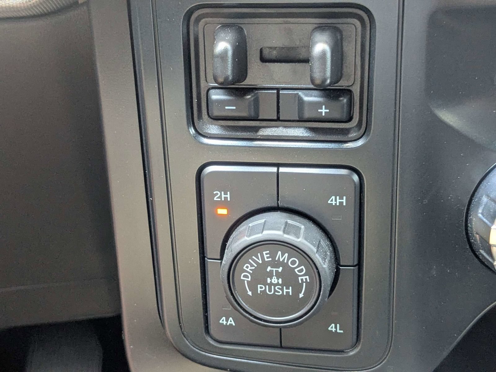 Used 2025 Ford F150 Raptor AWD/4WD image 26