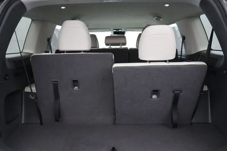 Used 2024 Hyundai Santa Fe SEL FWD image 16
