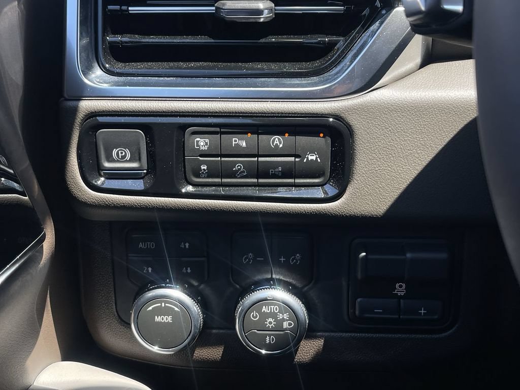 New 2026 GMC Yukon XL Elevation AWD/4WD image 18