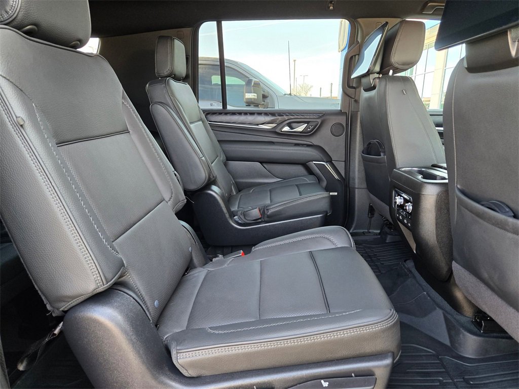 Used 2024 GMC Yukon XL Denali w/ Advanced Technology Package image 27