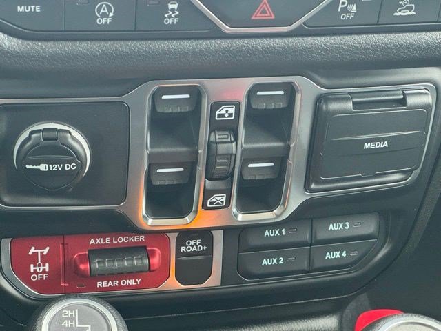 New 2026 Jeep Gladiator Sport AWD/4WD image 23