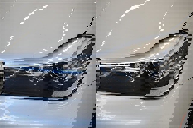 Used 2018 BMW 740i xDrive image 27