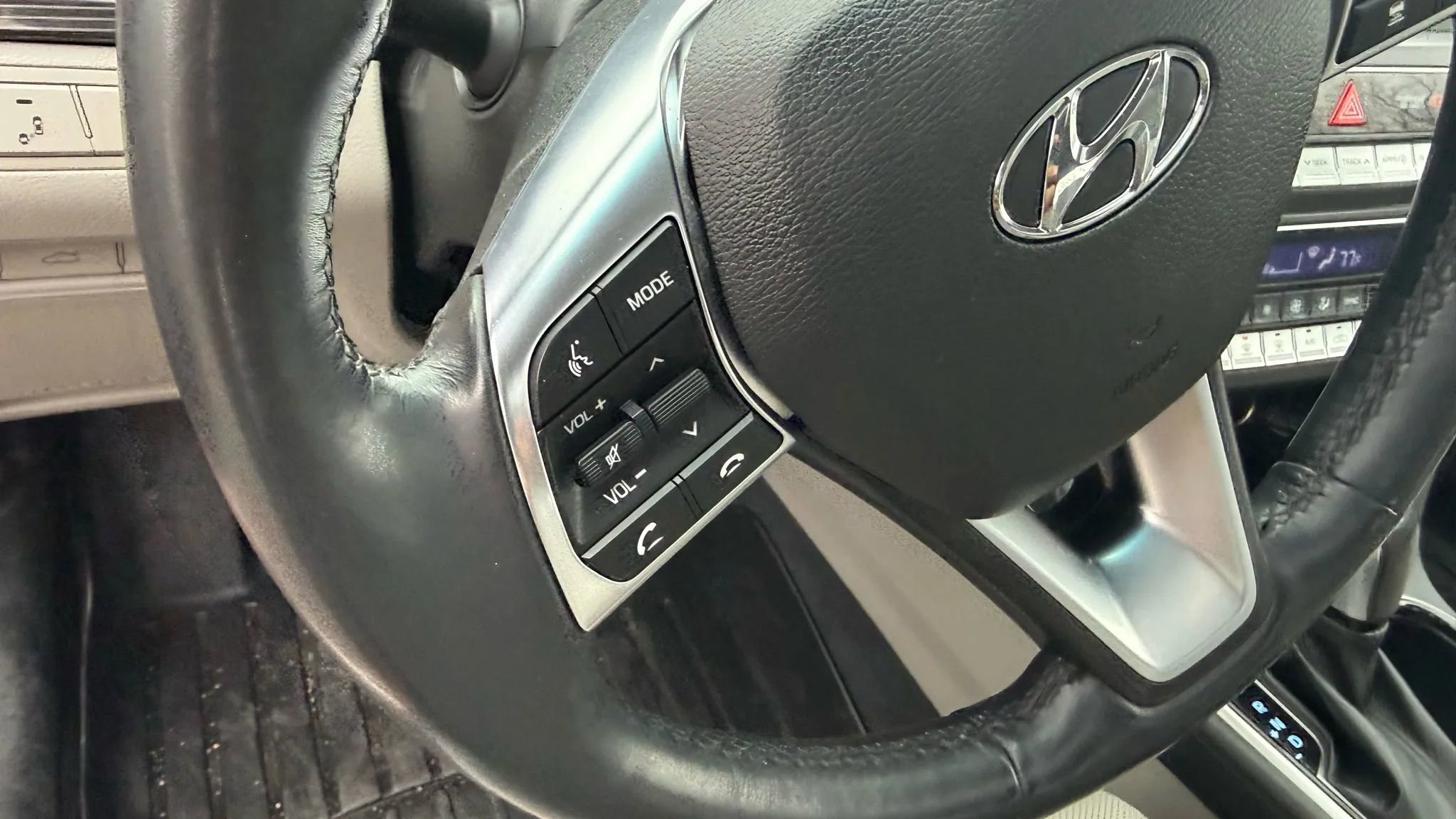 Used 2018 Hyundai Sonata Limited image 17