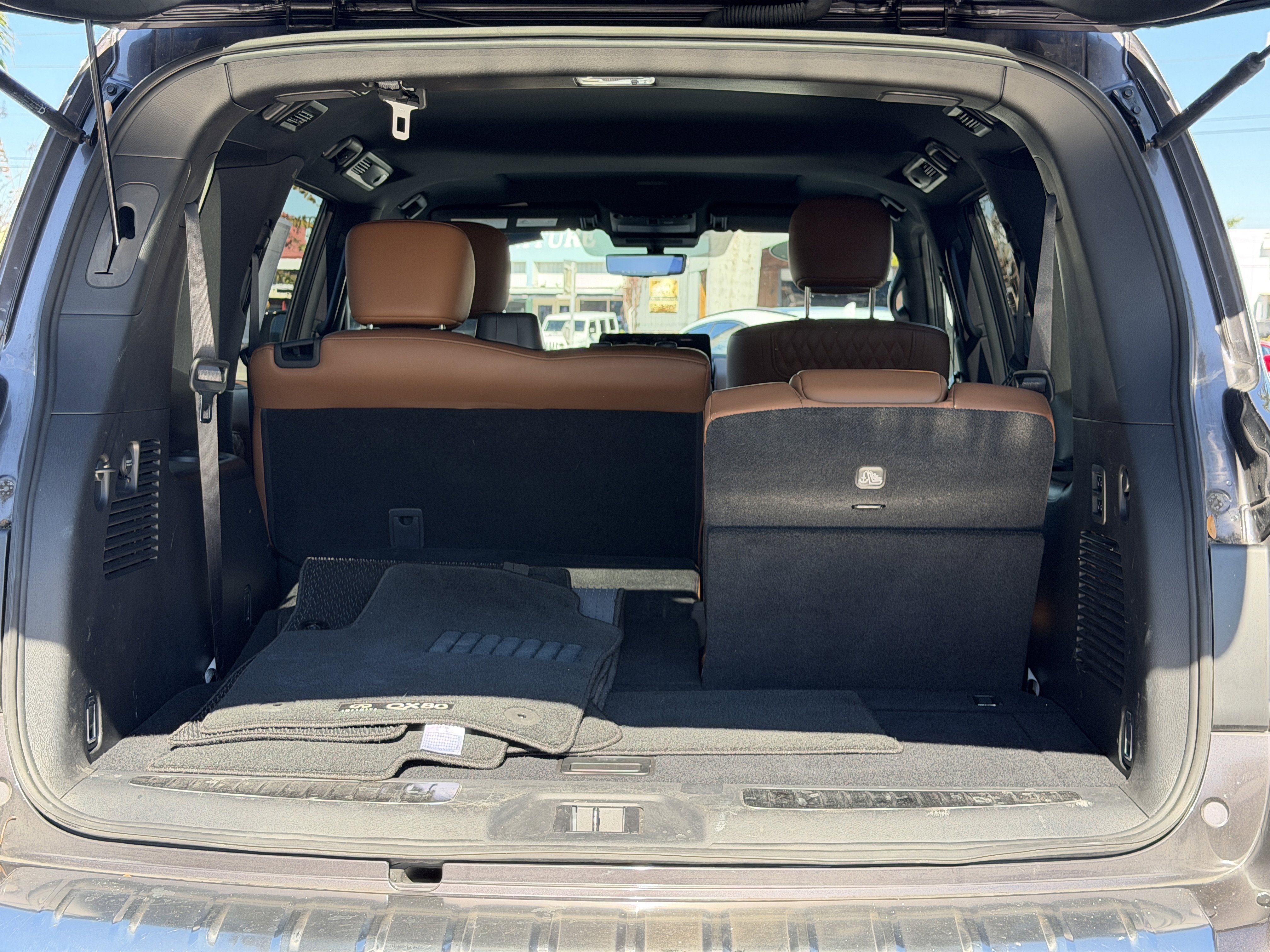 Used 2024 INFINITI QX80 Sensory image 9