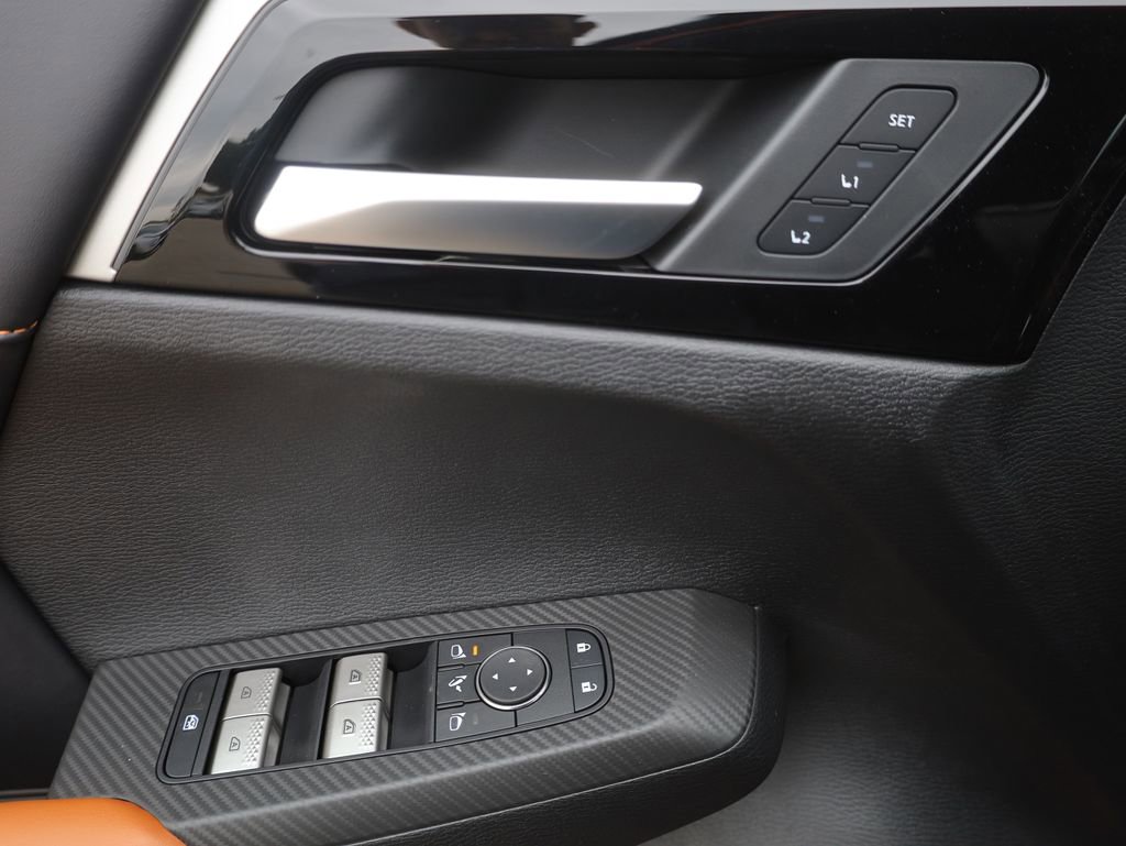 New 2025 Mitsubishi Outlander SEL image 38