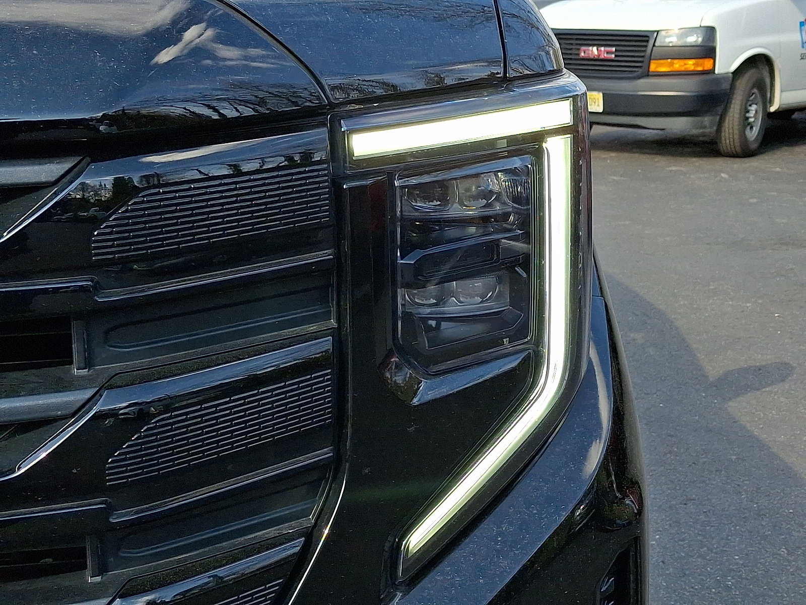 Used 2024 GMC Sierra 1500 Elevation image 9