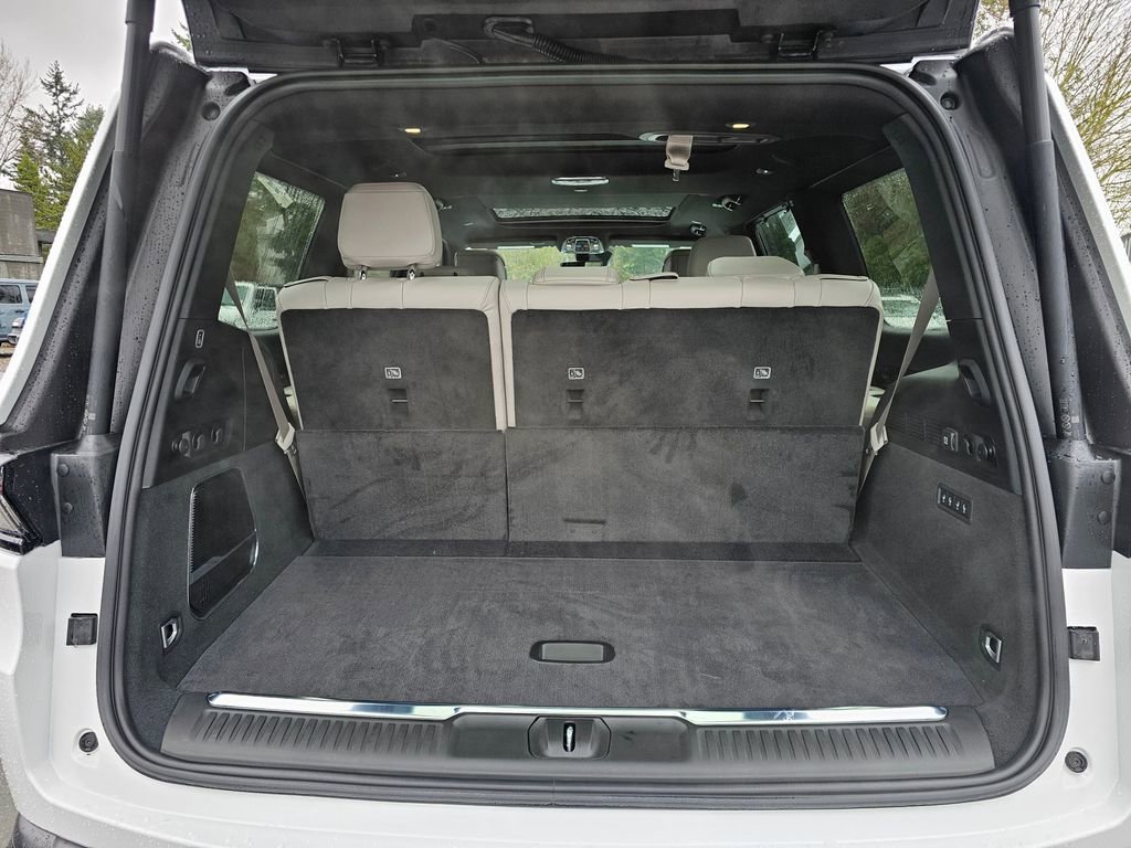 New 2026 Jeep Grand Wagoneer Summit image 13