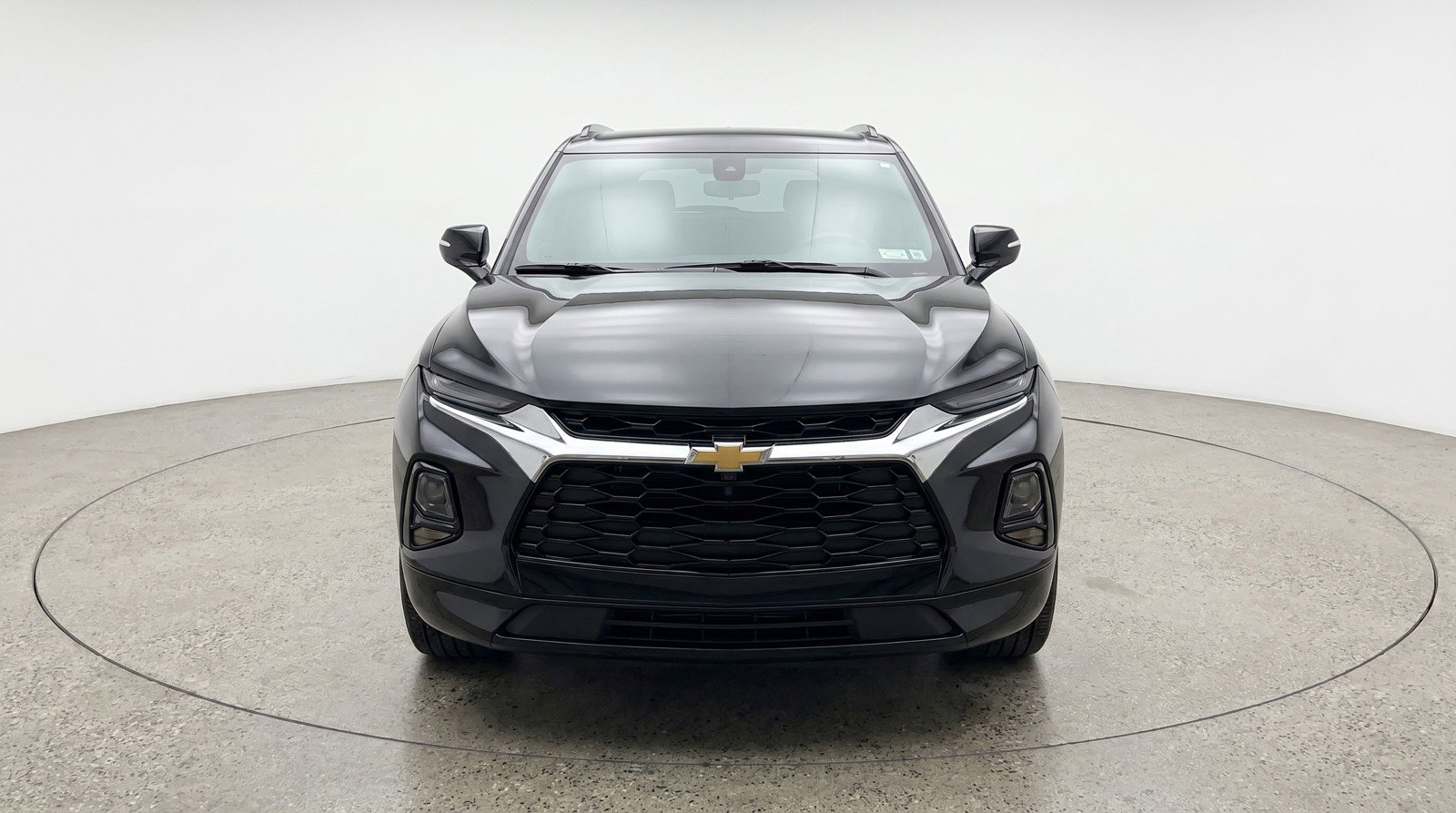 Used 2025 Chevrolet Blazer LT FWD image 2