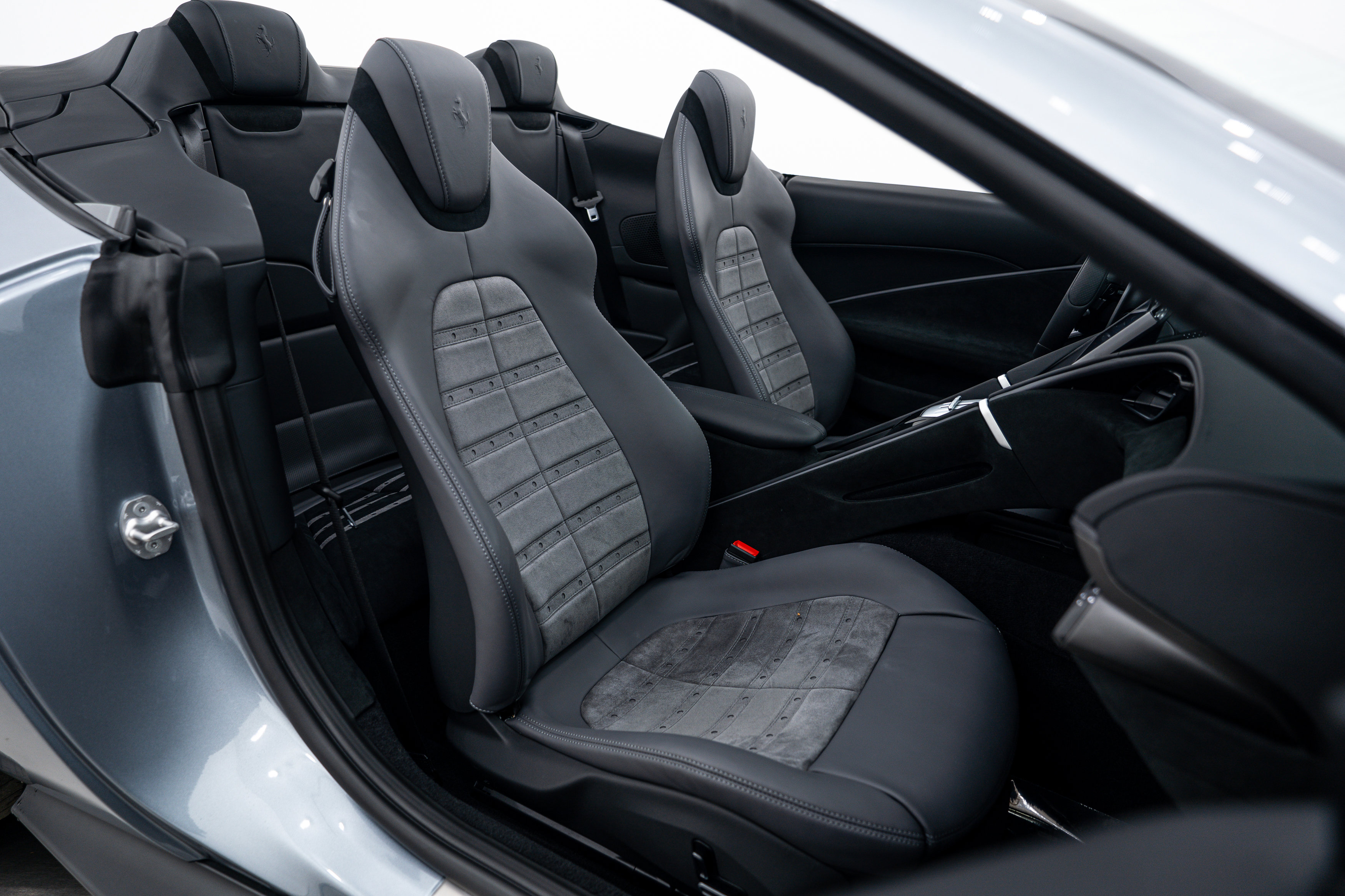 Used 2025 Ferrari Roma Spider image 18