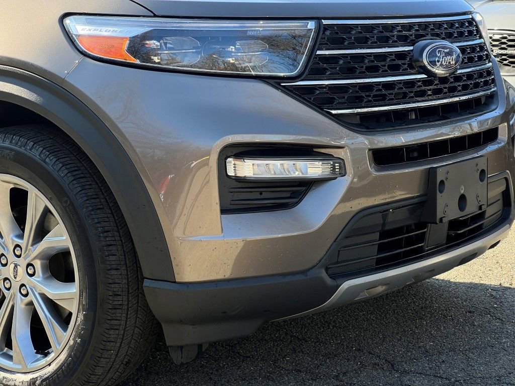 Used 2021 Ford Explorer XLT w/ Equipment Group 202A AWD/4WD image 28