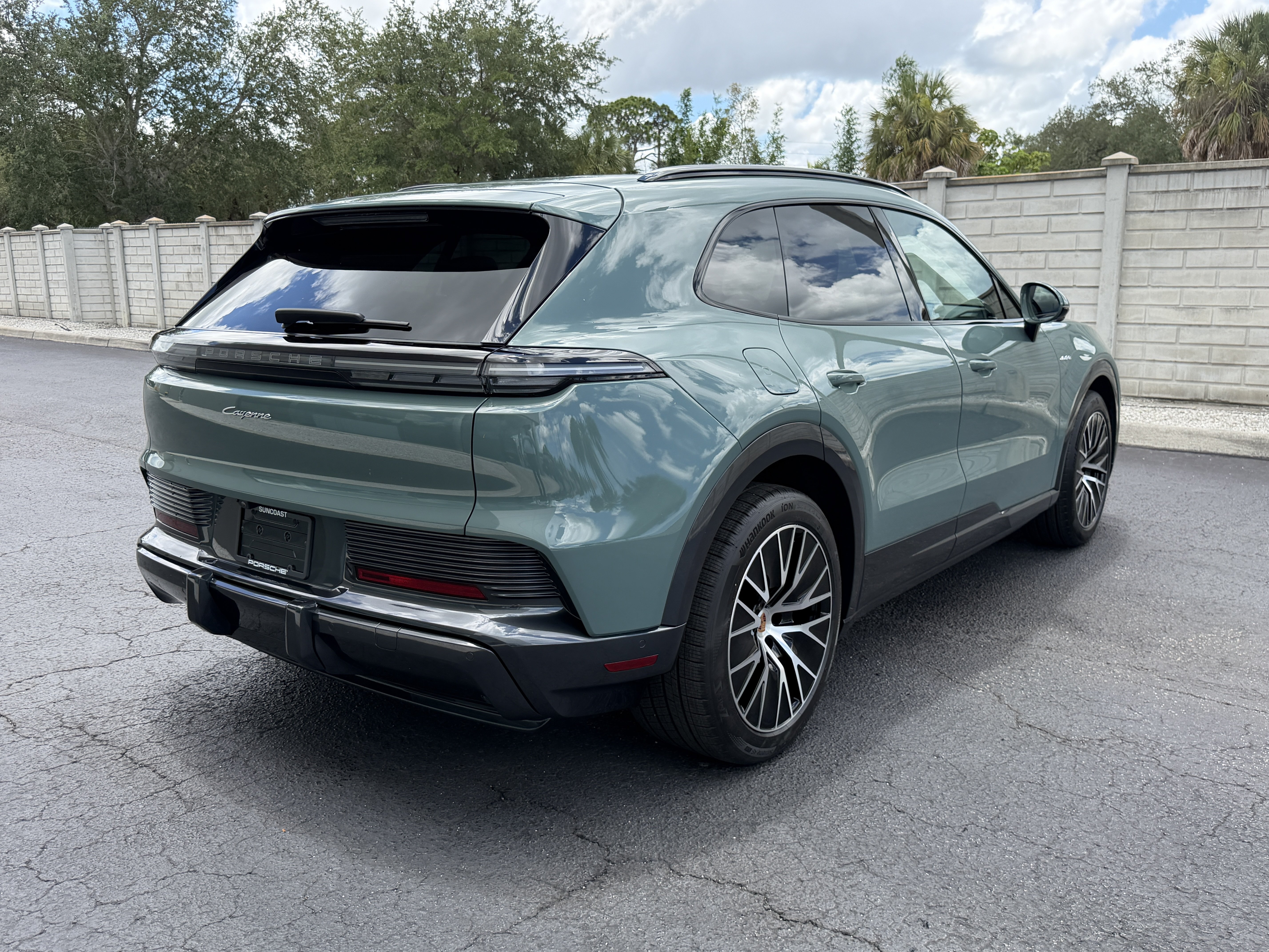 New 2026 Porsche Cayenne Electric AWD/4WD image 6