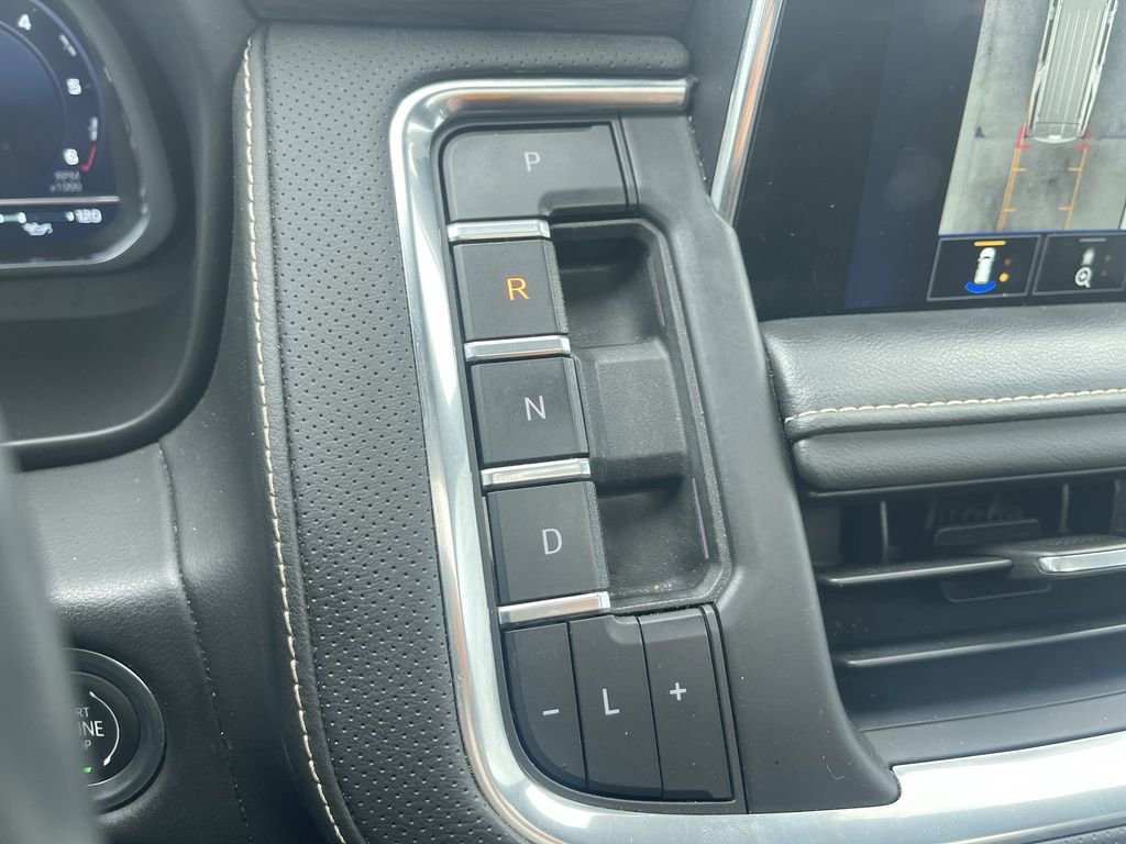 Used 2023 Chevrolet Tahoe Premier w/ Premium Package image 33