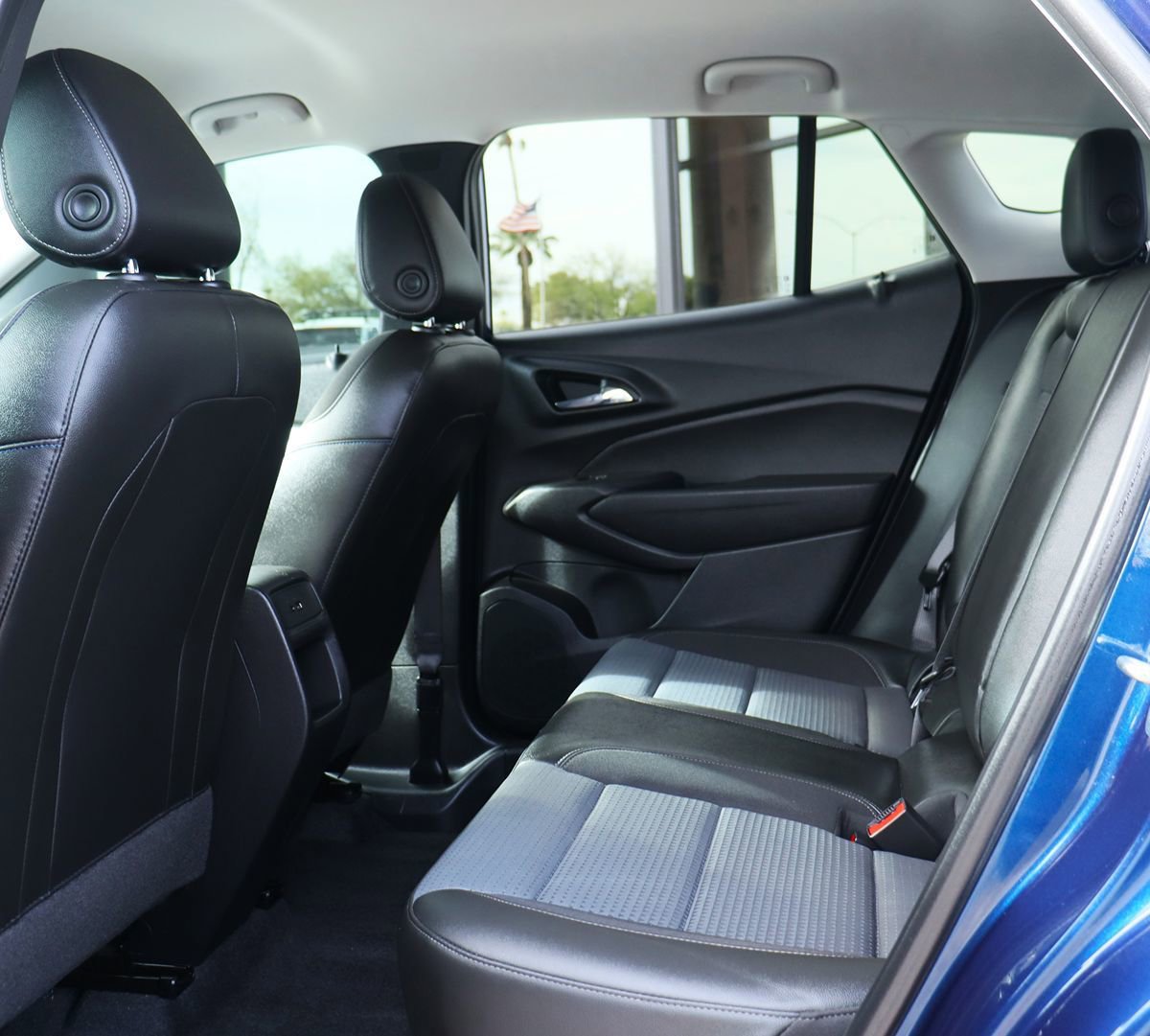 Used 2024 Chevrolet Trax LT w/ Driver Confidence Package FWD image 30