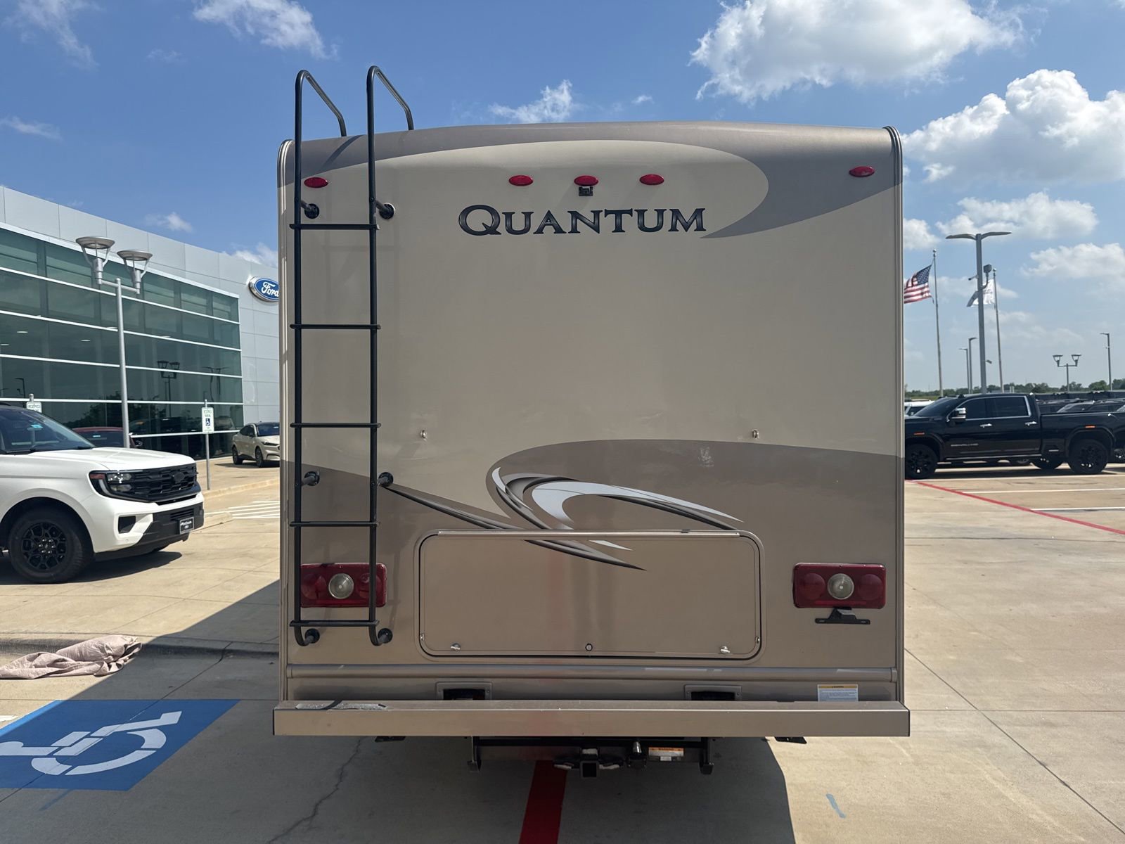 Used 2018 Ford E-450 and Econoline 450 Super Duty w/ Motorhome Prep Package RWD image 8