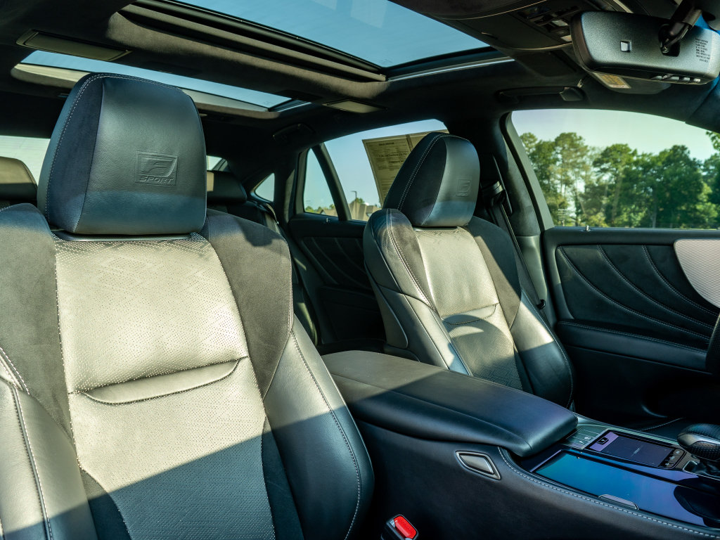 Used 2019 Lexus LS 500 F Sport w/ Accessory Package (Z1) AWD/4WD image 19