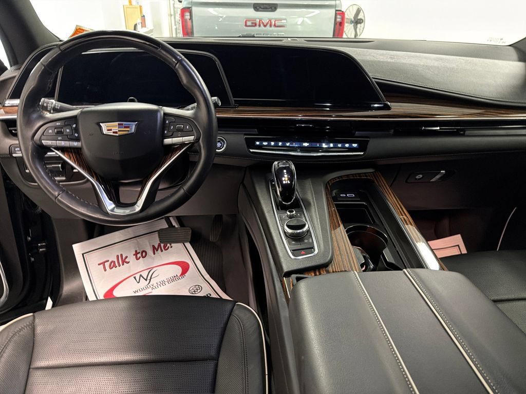 Used 2024 Cadillac Escalade ESV Premium Luxury w/ Performance Package AWD/4WD image 14