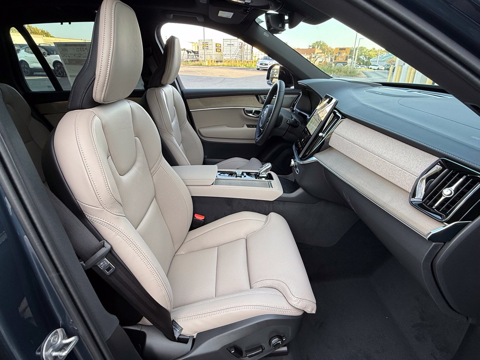 New 2027 Volvo XC90 B6 Ultra AWD/4WD image 21