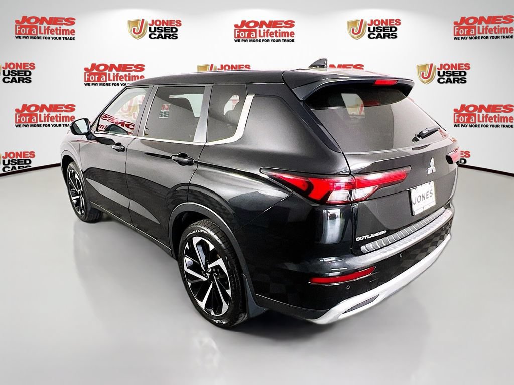 Used 2022 Mitsubishi Outlander SE AWD/4WD image 2