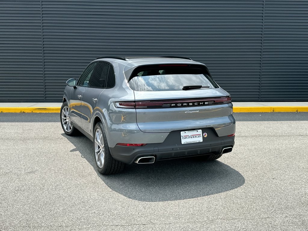 New 2026 Porsche Cayenne AWD/4WD image 3