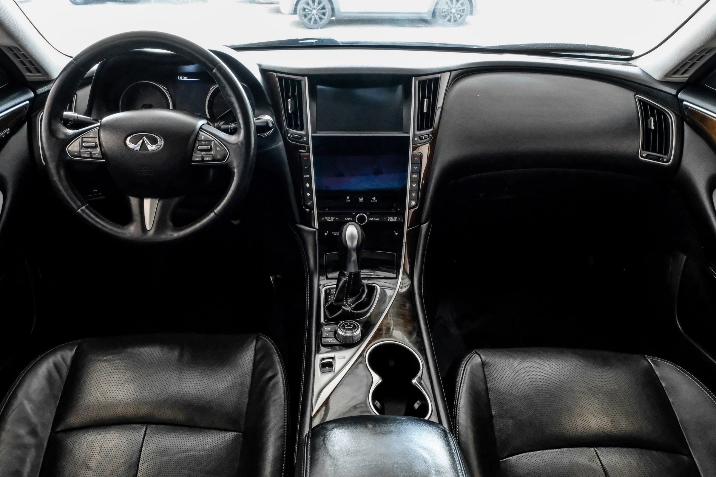 Used 2016 INFINITI Q50 3.0t Premium w/ Driver Assistance Package image 12