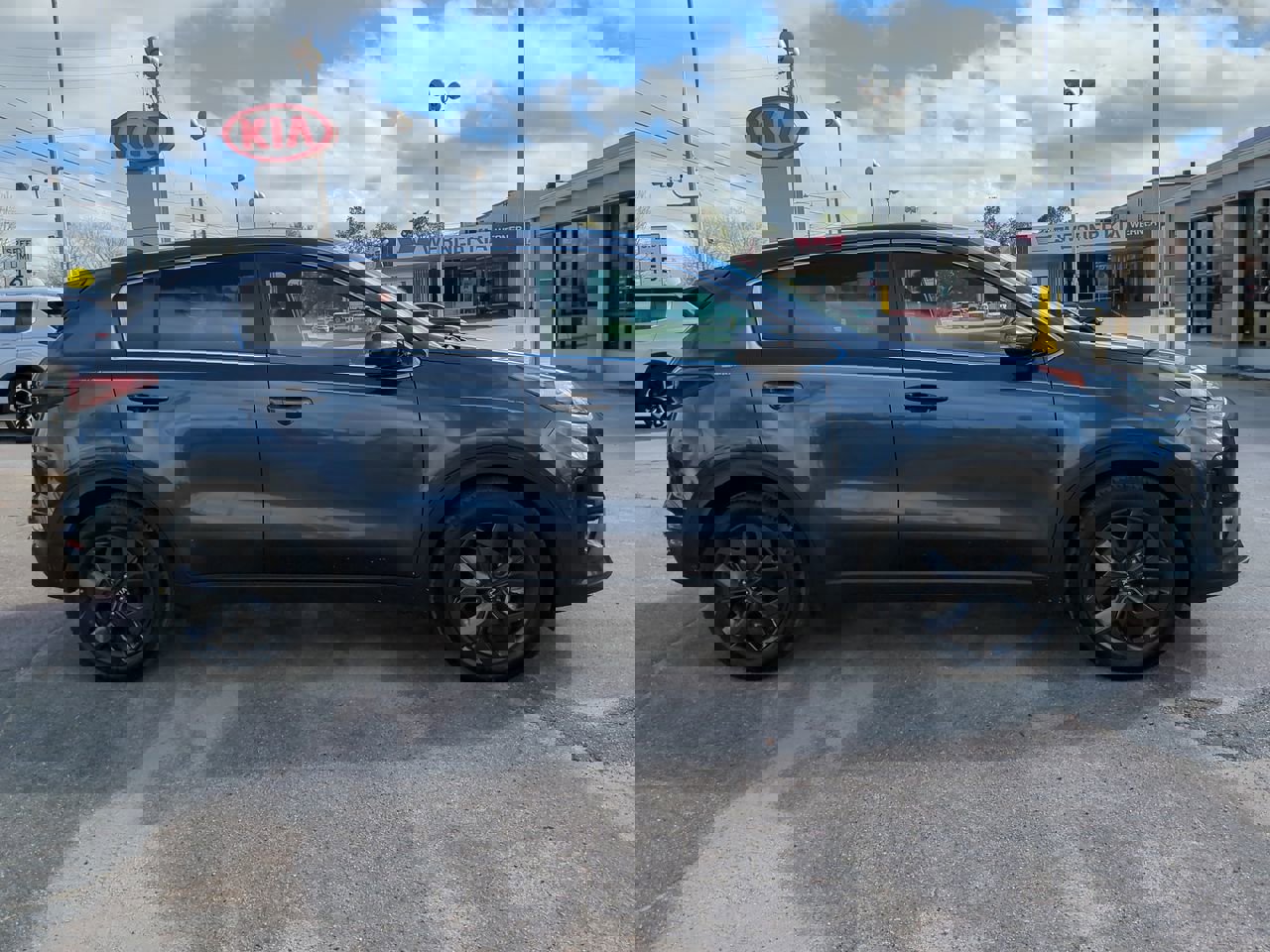 Certified 2022 Kia Sportage LX w/ LX FWD Value Edition Package image 4