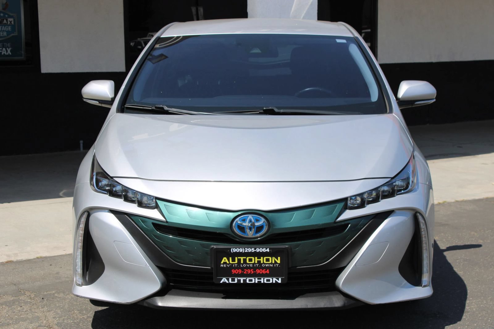 Used 2018 Toyota Prius Prime Premium FWD image 2