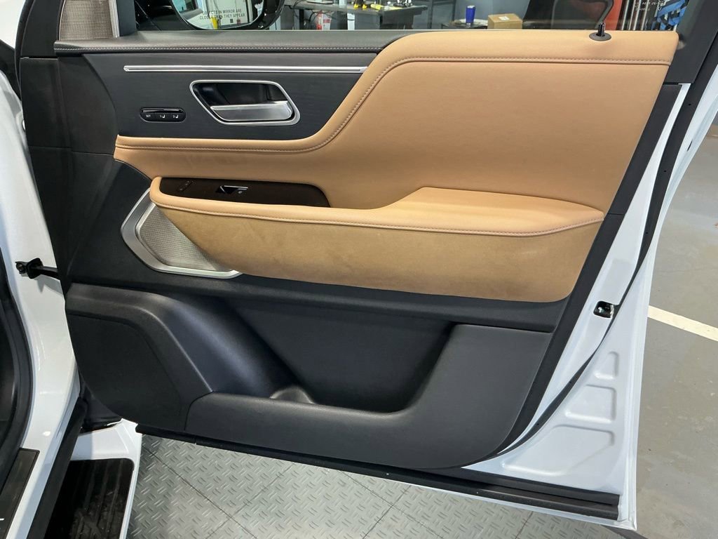 Used 2025 INFINITI QX80 Sensory image 46